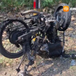 Pemotor Tewas Usai Bertabrakan dengan Truk di Ngawi, Sepeda Motor Korban Terbakar