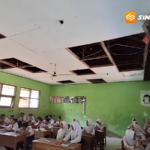 Memprihatinkan, Ratusan Siswa SMPN 1 Bringin Ngawi Belajar di Tengah Ancaman Atap Ambruk