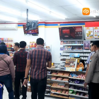 Viral! Maling Bertopeng Plastik Bobol Minimarket di Ngawi, Rokok Rp30 Juta Raib