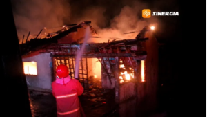 Diduga Korsleting Listrik, Bengkel Dua Lantai di Madiun Ludes Terbakar