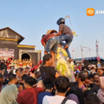 Ribuan Warga Berebut Hasil Bumi di Tradisi Buceng Porak Grebeg Tutup Suro Ponorogo