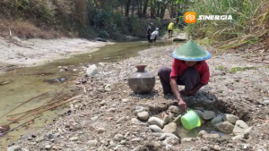 Kemarau Picu Krisis Air Bersih di Ngawi, Ratusan KK Rela Susuri Hutan Demi Setetes Air