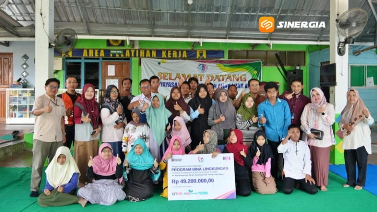 KAI Daop 7 Madiun Salurkan Bantuan Rp123 Juta, Panti Disabilitas hingga Reog Ponorogo Dapat Prioritas