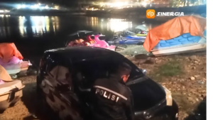 Waduh ! Mobil Wisatawan Boyolali Terperosok ke Telaga Sarangan