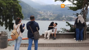 Spot Foto Bugenvil Sarangan Viral, Wisatawan Sebut Mirip Danau Como Italia