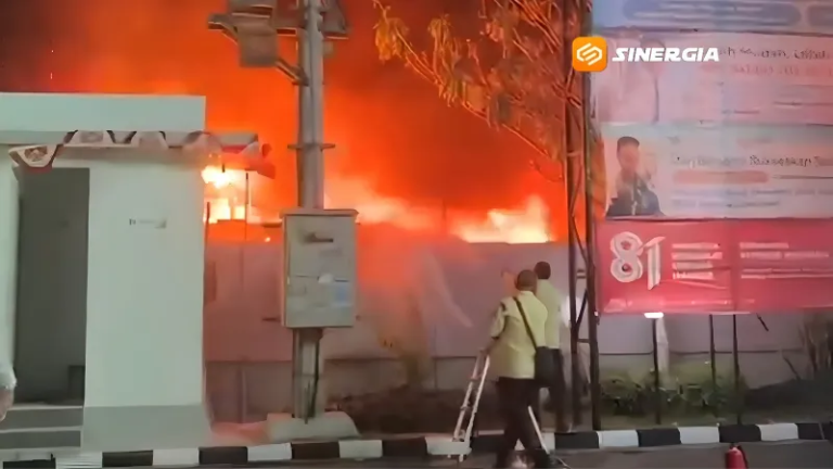 Kebakaran Warung di Samping Kantor BPJS Madiun, Api Diduga Berasal dari Tungku Dapur