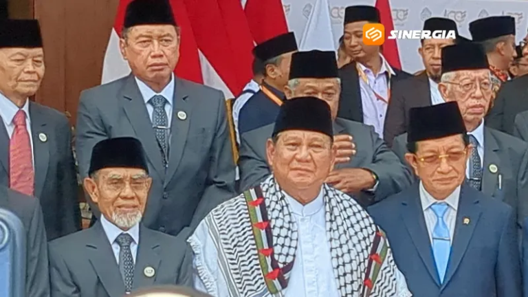 Prabowo di 100 Tahun Gontor: Jangan Berpolitik Praktis, Tapi Harus Paham Politik