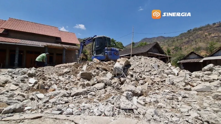 Diduga Gegara Orang Ketiga, Rumah Senilai Rp. 250 Juta di Ponorogo Dirobohkan Suami