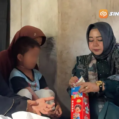 Plt Bupati Ponorogo Kunjungi Empat Anak Yatim Piatu, Siapkan Beasiswa untuk Masa Depan Mereka