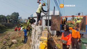 BPBD Kota Madiun Bersihkan Sungai Piring, Antisipasi Banjir Saat Musim Hujan