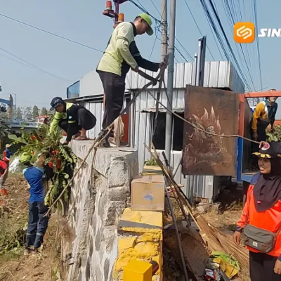 BPBD Kota Madiun Bersihkan Sungai Piring, Antisipasi Banjir Saat Musim Hujan