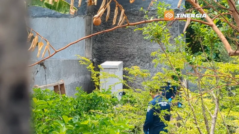 Tim Labfor Polda Jatim Periksa Tungku Api di Rumah Kasus Dugaan Mutilasi Ibu dan Anak di Madiun 