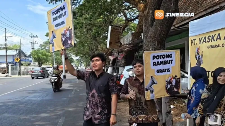 Jumat Berkah, Aksi Cukur Rambut Gratis Diserbu Warga Ponorogo
